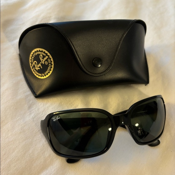 Rayban sunglasses - Picture 1 of 3